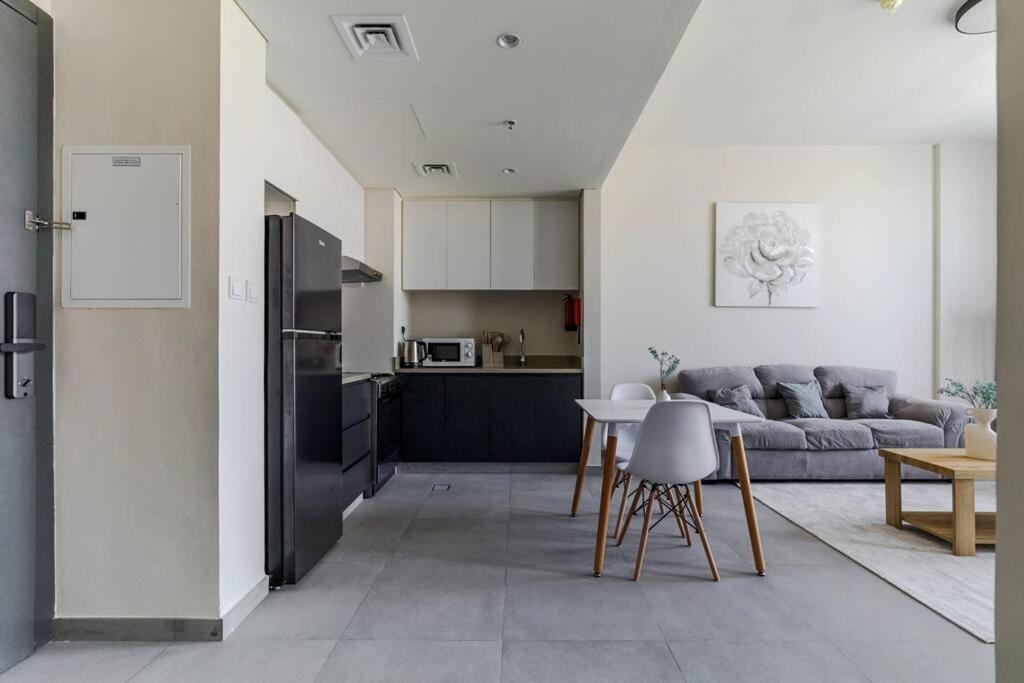 Sahab - Solo 1Br Apt In Al Jada 샤르자 외부 사진