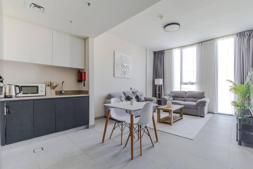 Sahab - Solo 1Br Apt In Al Jada 샤르자 외부 사진