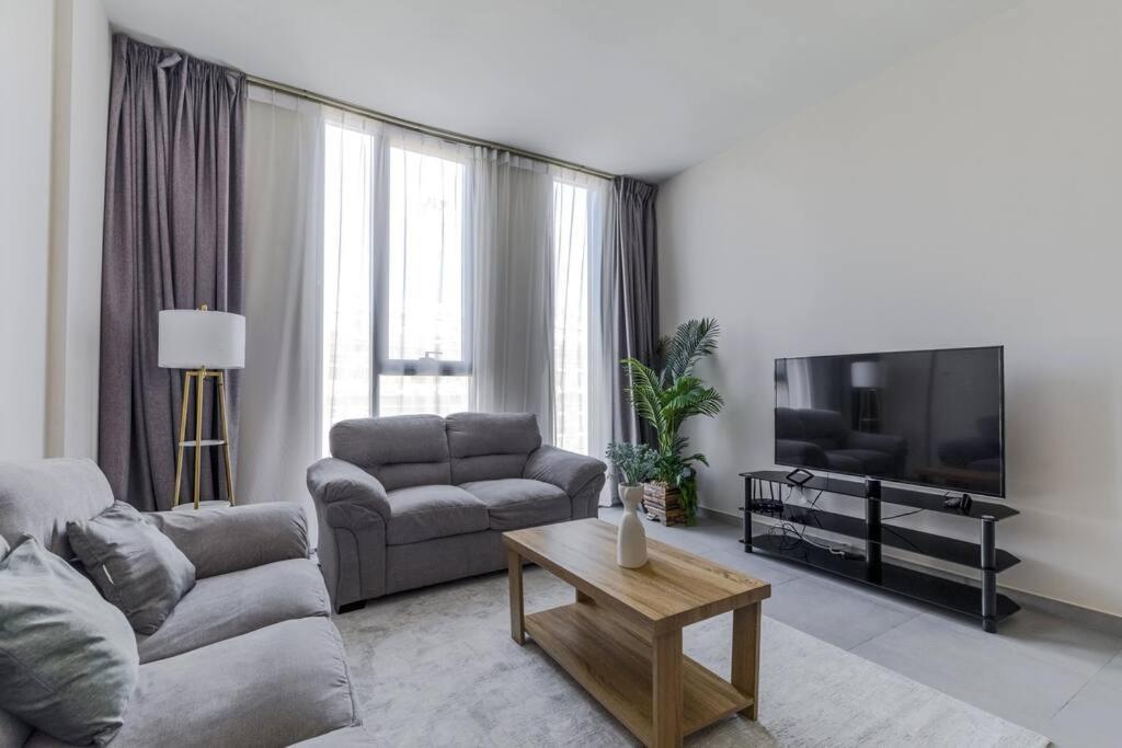 Sahab - Solo 1Br Apt In Al Jada 샤르자 외부 사진