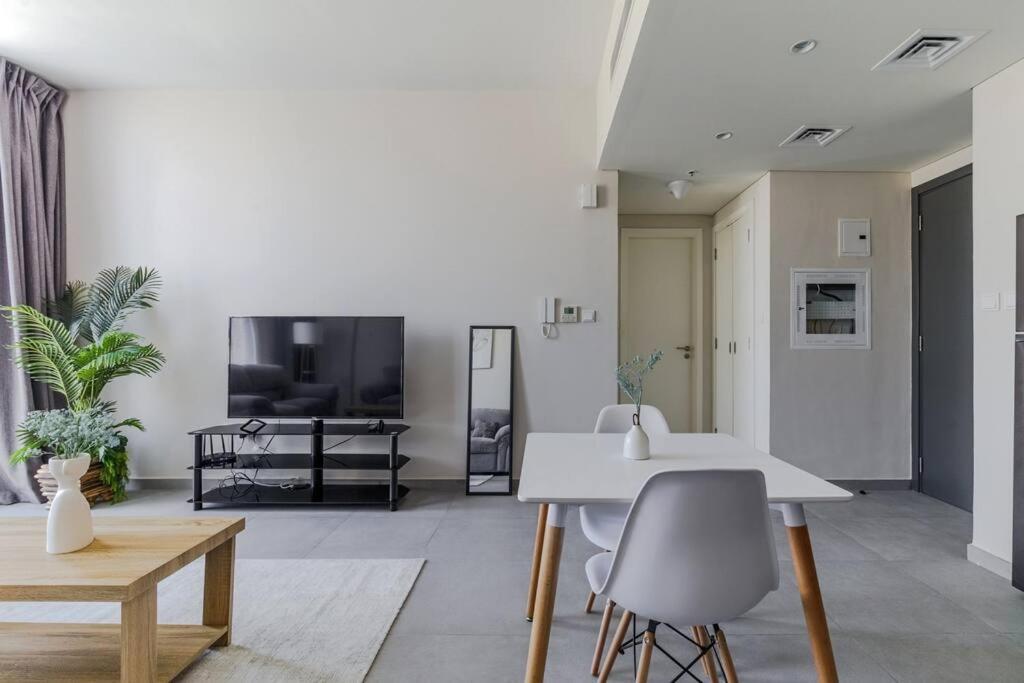 Sahab - Solo 1Br Apt In Al Jada 샤르자 외부 사진