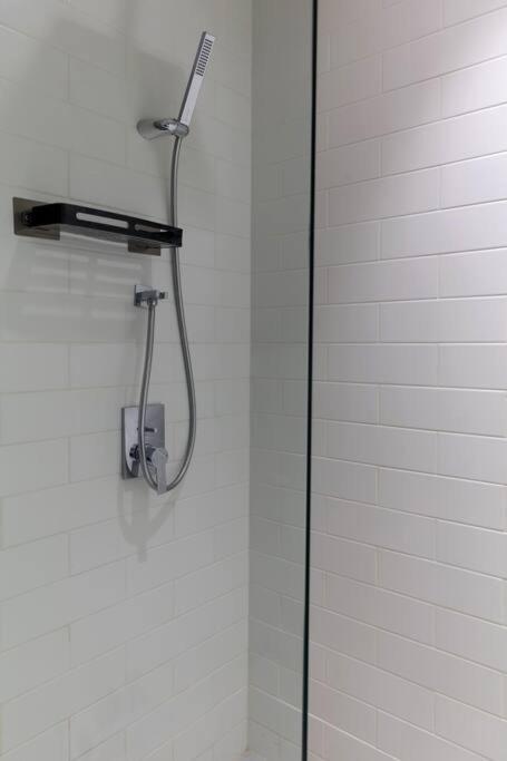Sahab - Solo 1Br Apt In Al Jada 샤르자 외부 사진