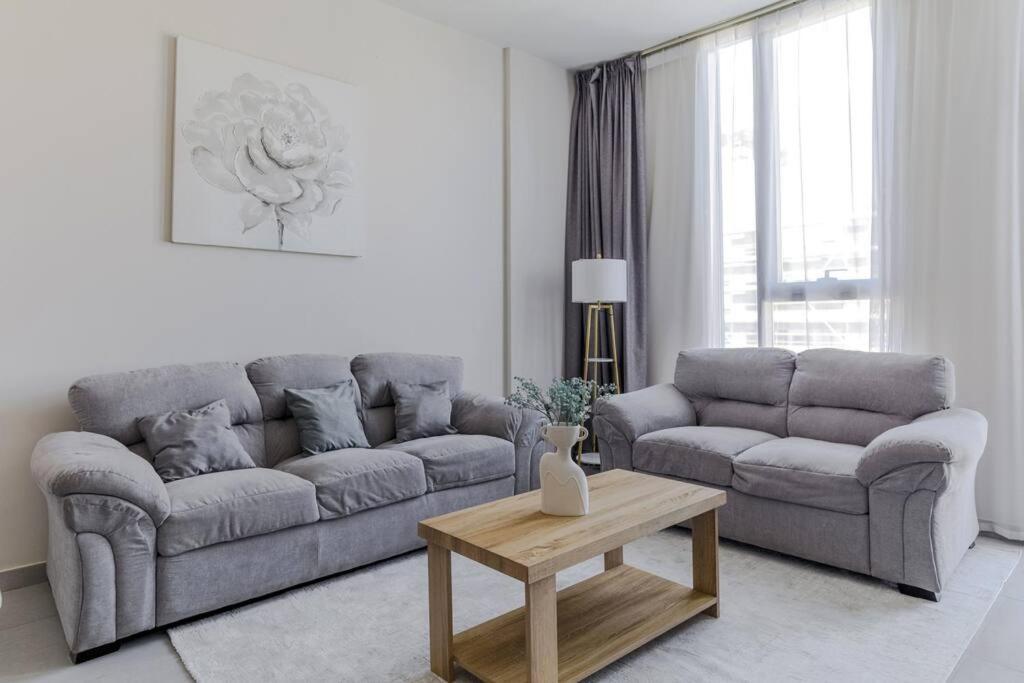 Sahab - Solo 1Br Apt In Al Jada 샤르자 외부 사진